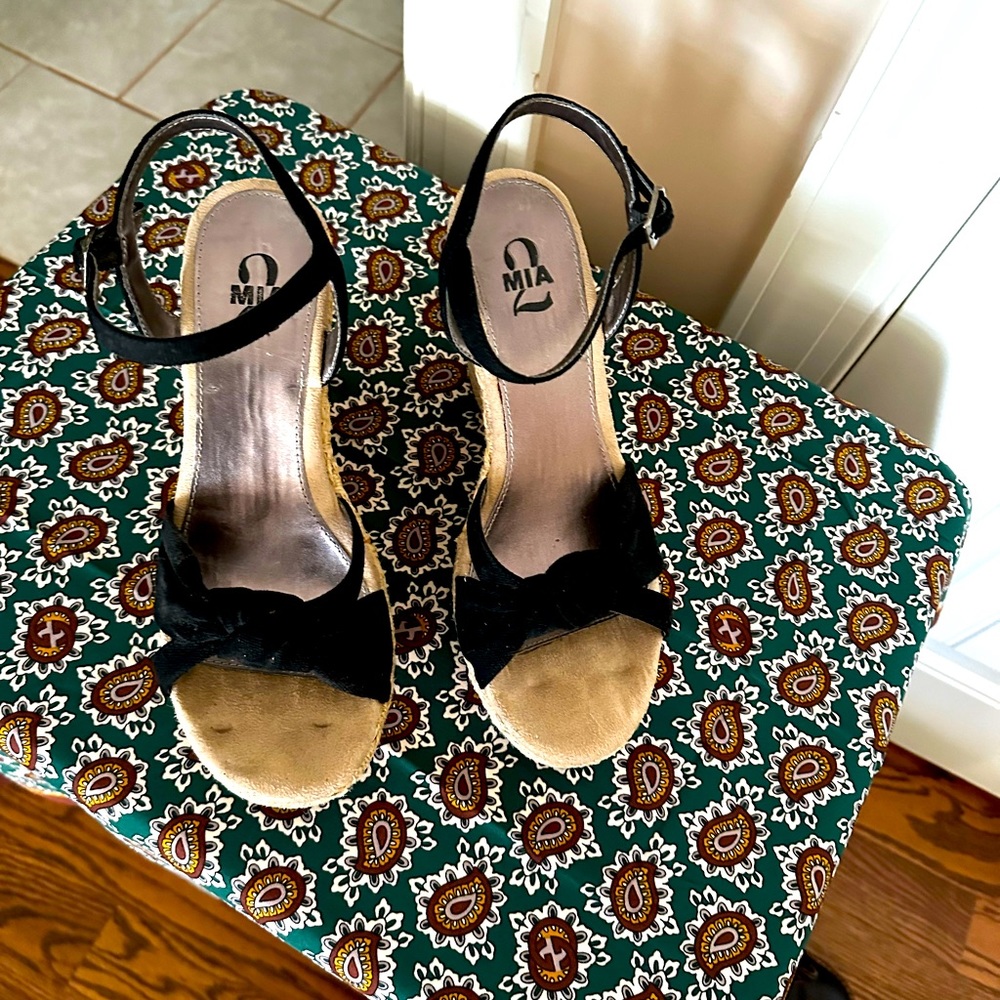 Wedge shoes